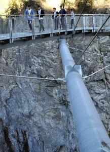 L'impressionante passerella panoramica sull'orrido di Pré-Saint-Didier. Cosa fare in Valle d'Aosta.