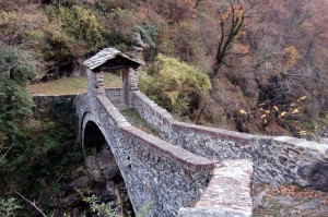 Il ponte di Moretta sul torrente Lys, Tour d'Hereres