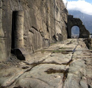 La strada romana a Donnas, poco lontano dal Forte di Bard