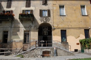Palazzo Ansermin, storico palazzo di Aosta, nella fiction è la prima casa di Rocco Schiavone
